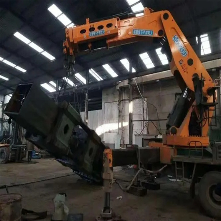 旺苍130吨折臂吊车出租吊机租赁附近电话