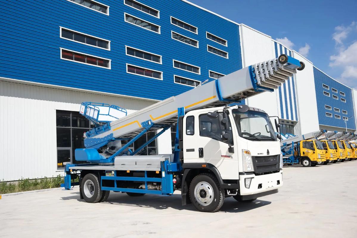 旺苍出租云梯车高空作业车 建筑垃圾搬运